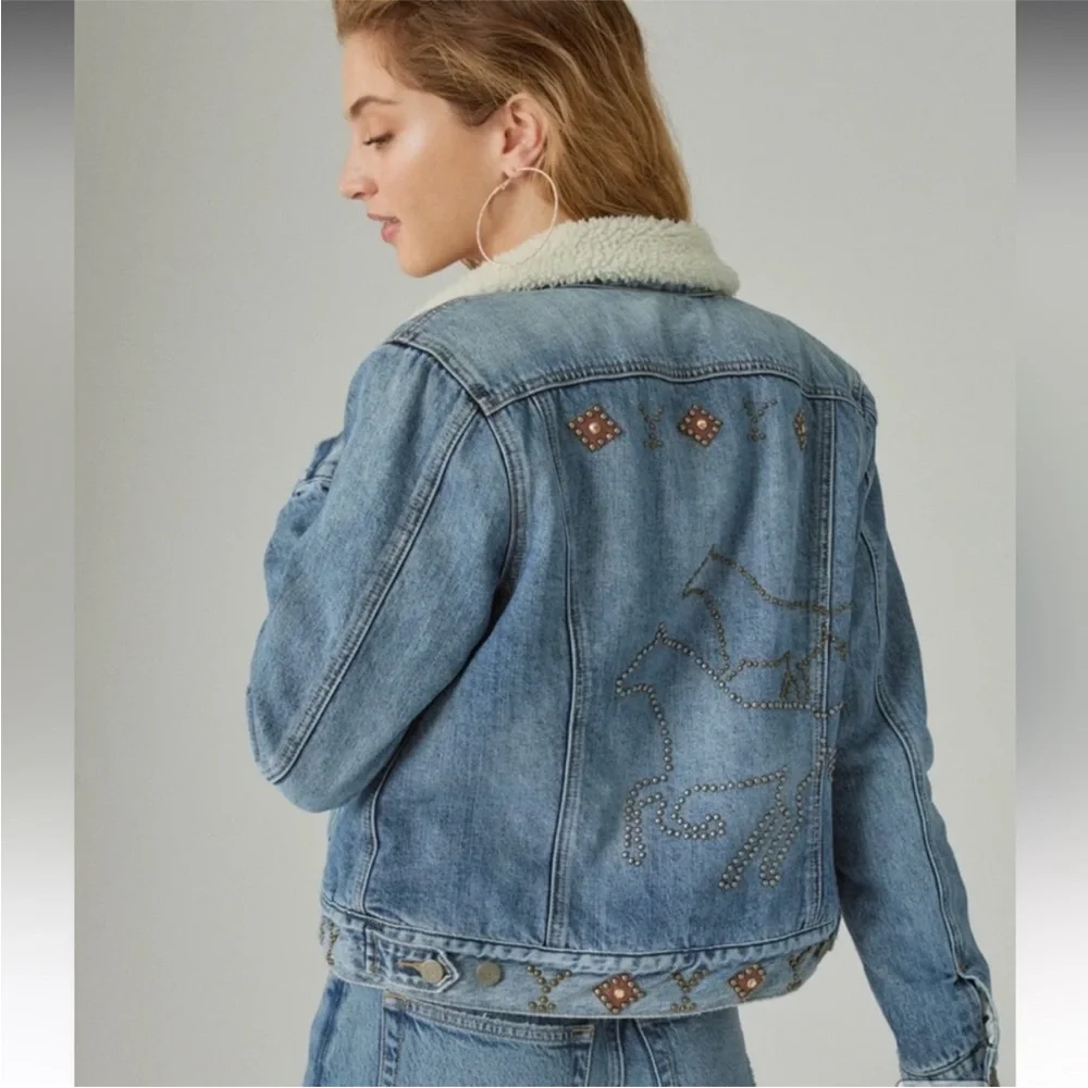 NWT Lucky Brand x Yellowstone Horse Embellished Faux Shearling Denim Jacket - Picture 1 of 10